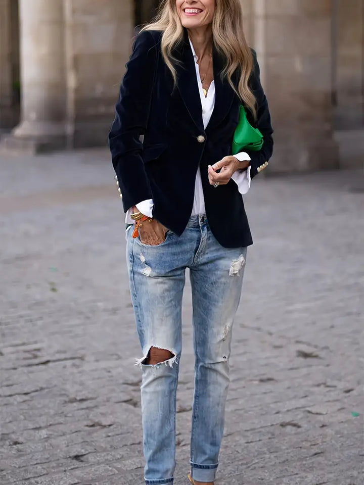 Victoria | Elegant Velvet Blazer