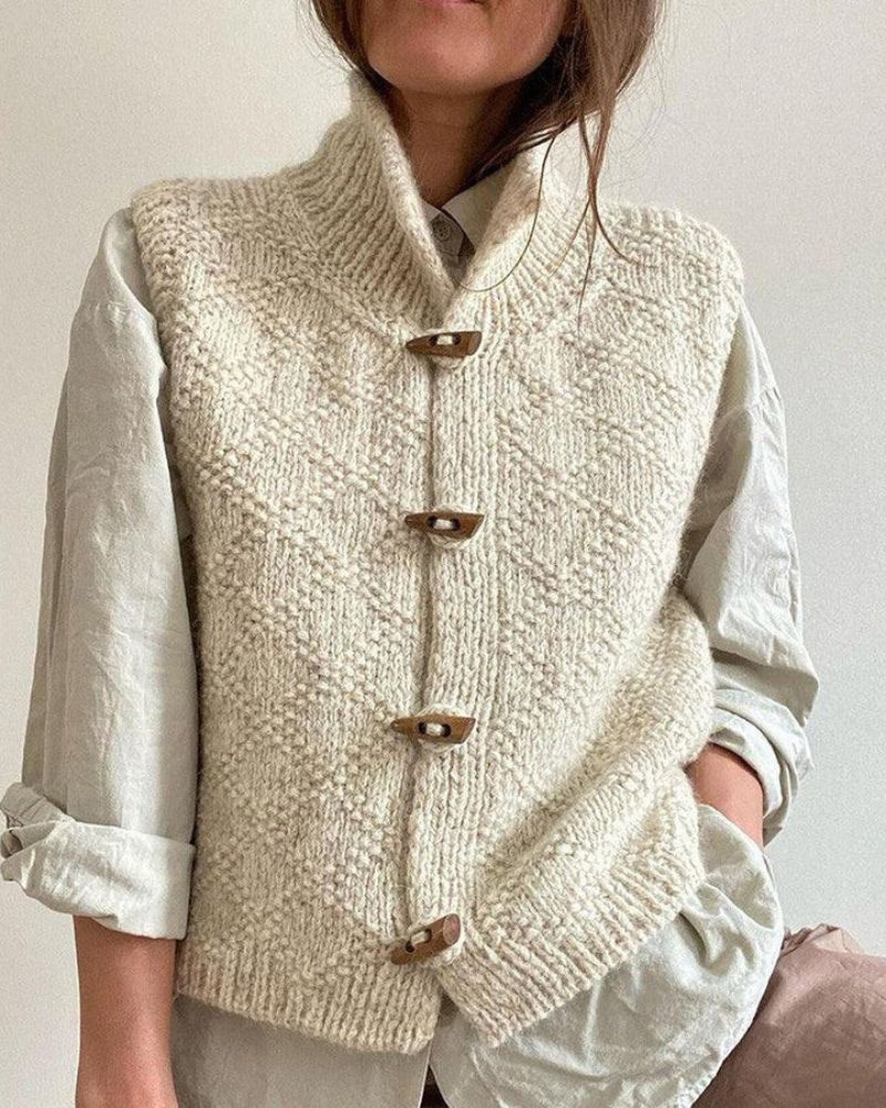 AVELISSE – SOPHISTICATED SLEEVELESS KNIT VEST