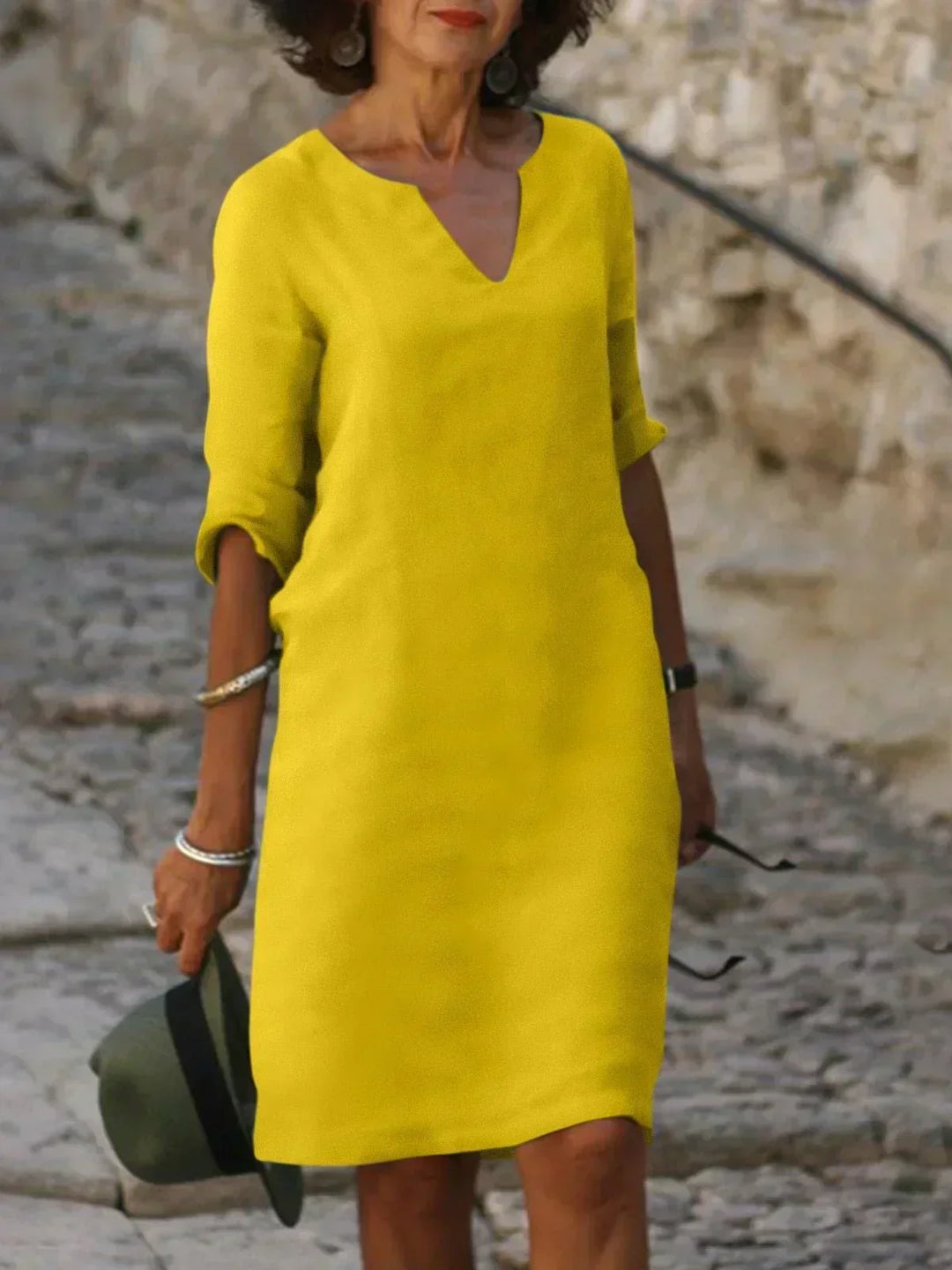 Emery – Elegant and Refined Tummy-Covering Dress